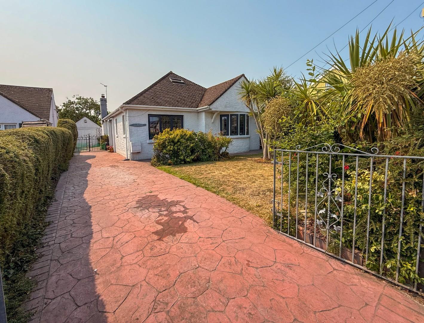 Clinton, Eagleswell Road, Boverton, Llantwit Major, Vale of Glamorgan, CF61 1UF